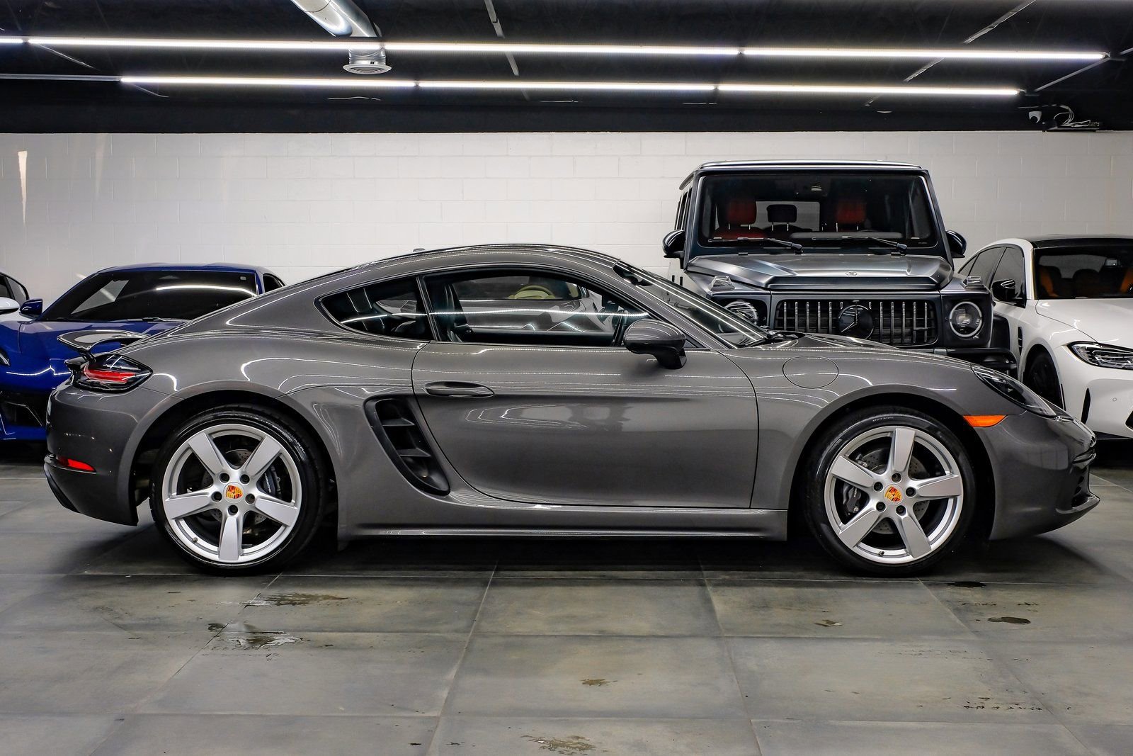 Used 2022 Porsche 718 Cayman image 11