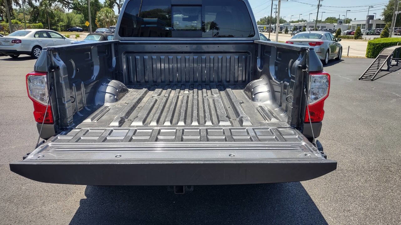 Used 2022 Nissan Titan SV w/ SV Convenience Package image 39