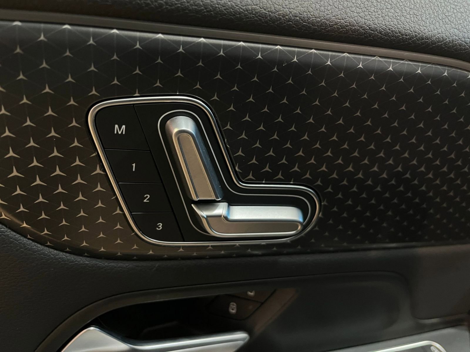 Used 2025 Mercedes-Benz GLA 250 image 22