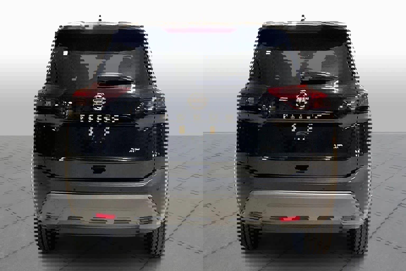 Used 2023 Nissan Rogue S image 5