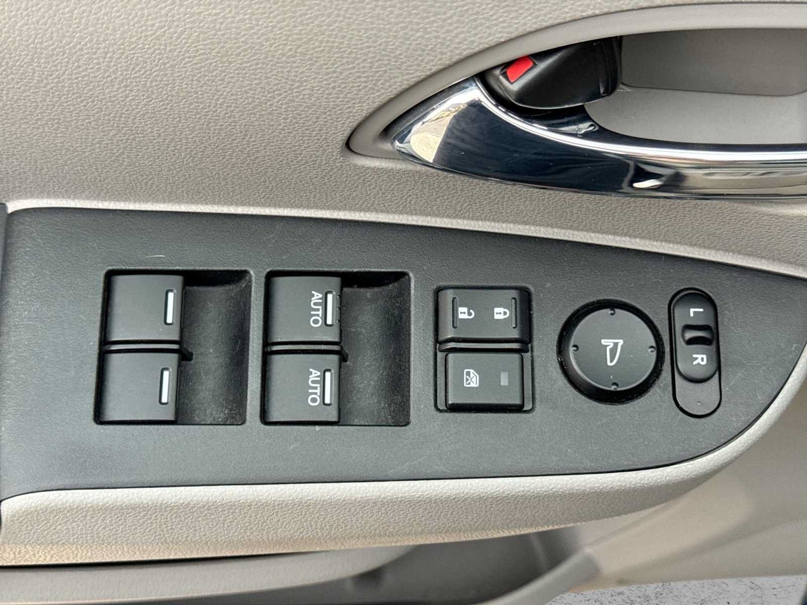 Used 2017 Honda Odyssey Touring image 16