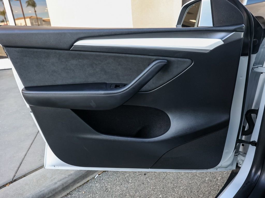 Used 2023 Tesla Model Y Long Range image 23