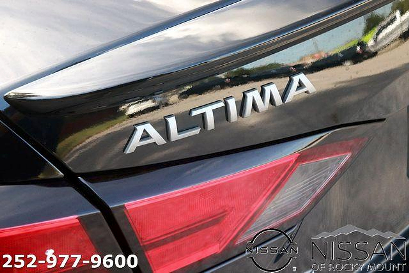 Certified 2025 Nissan Altima 2.5 SV w/ SV Premium Package FWD image 9
