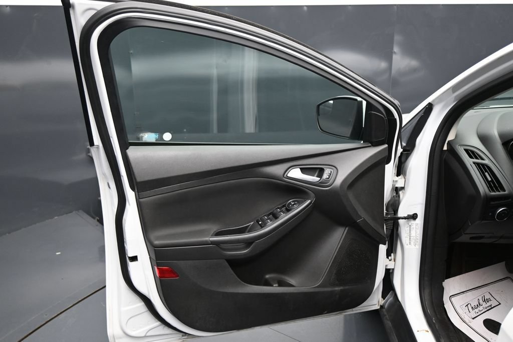 Used 2018 Ford Focus SE FWD image 10