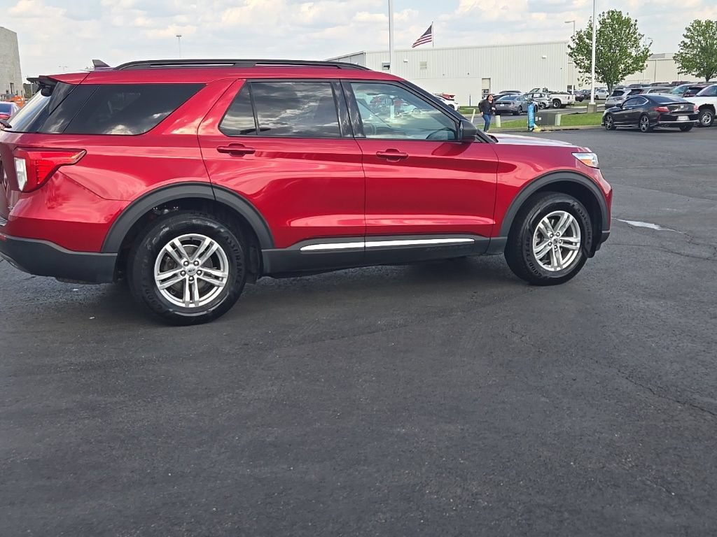 Used 2022 Ford Explorer XLT w/ Equipment Group 202A AWD/4WD image 10
