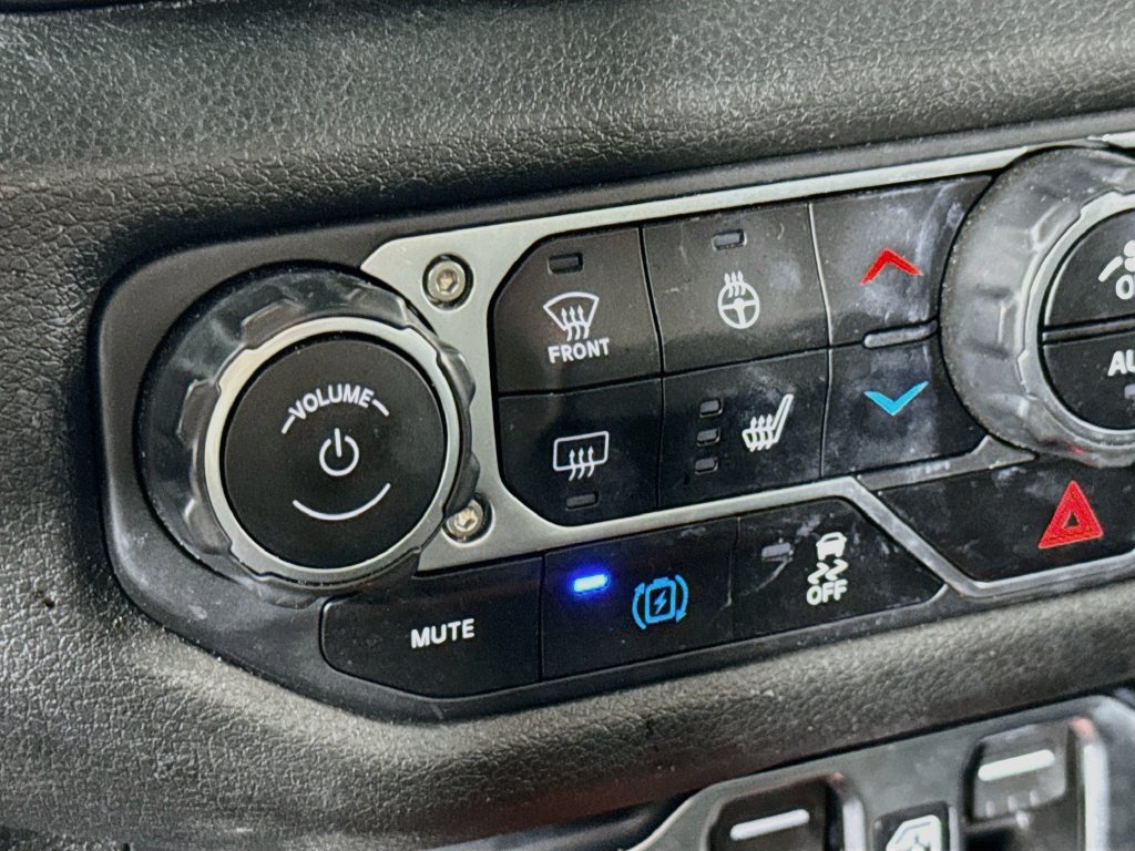 Used 2024 Jeep Wrangler Unlimited AWD/4WD image 19
