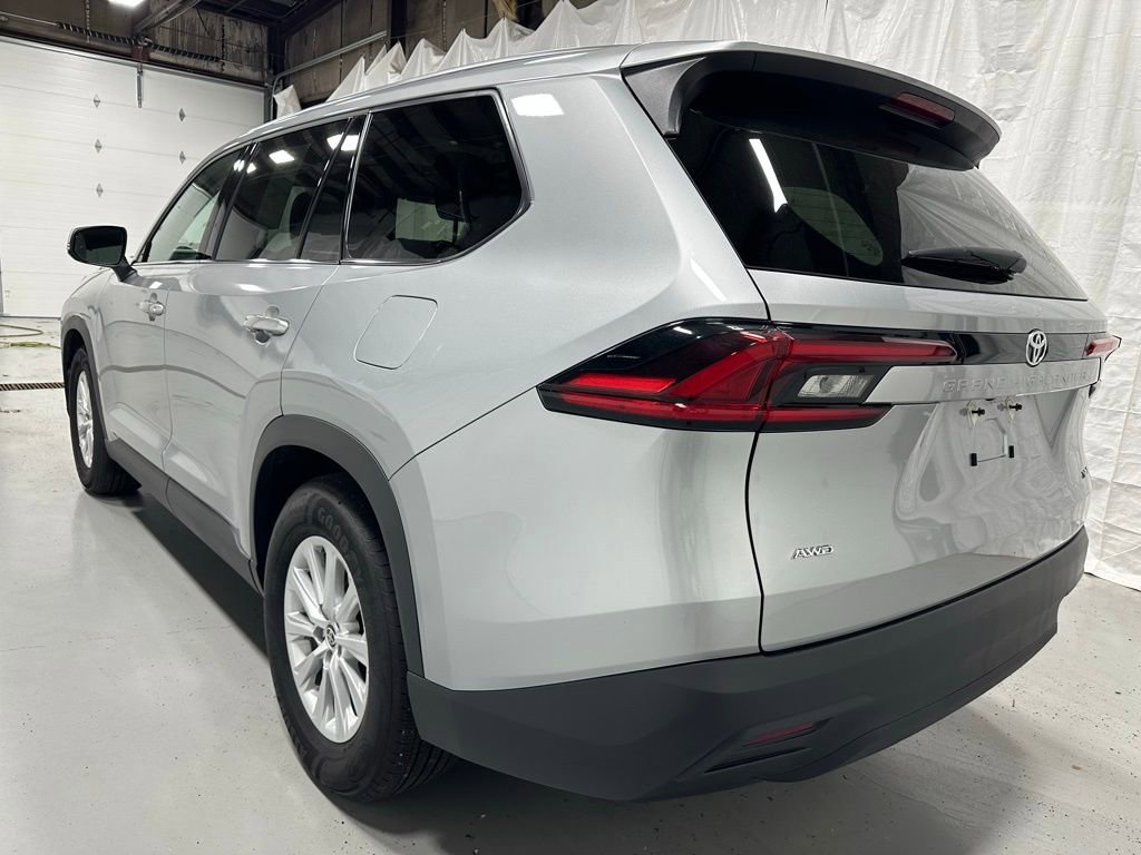 Used 2025 Toyota Grand Highlander AWD image 5