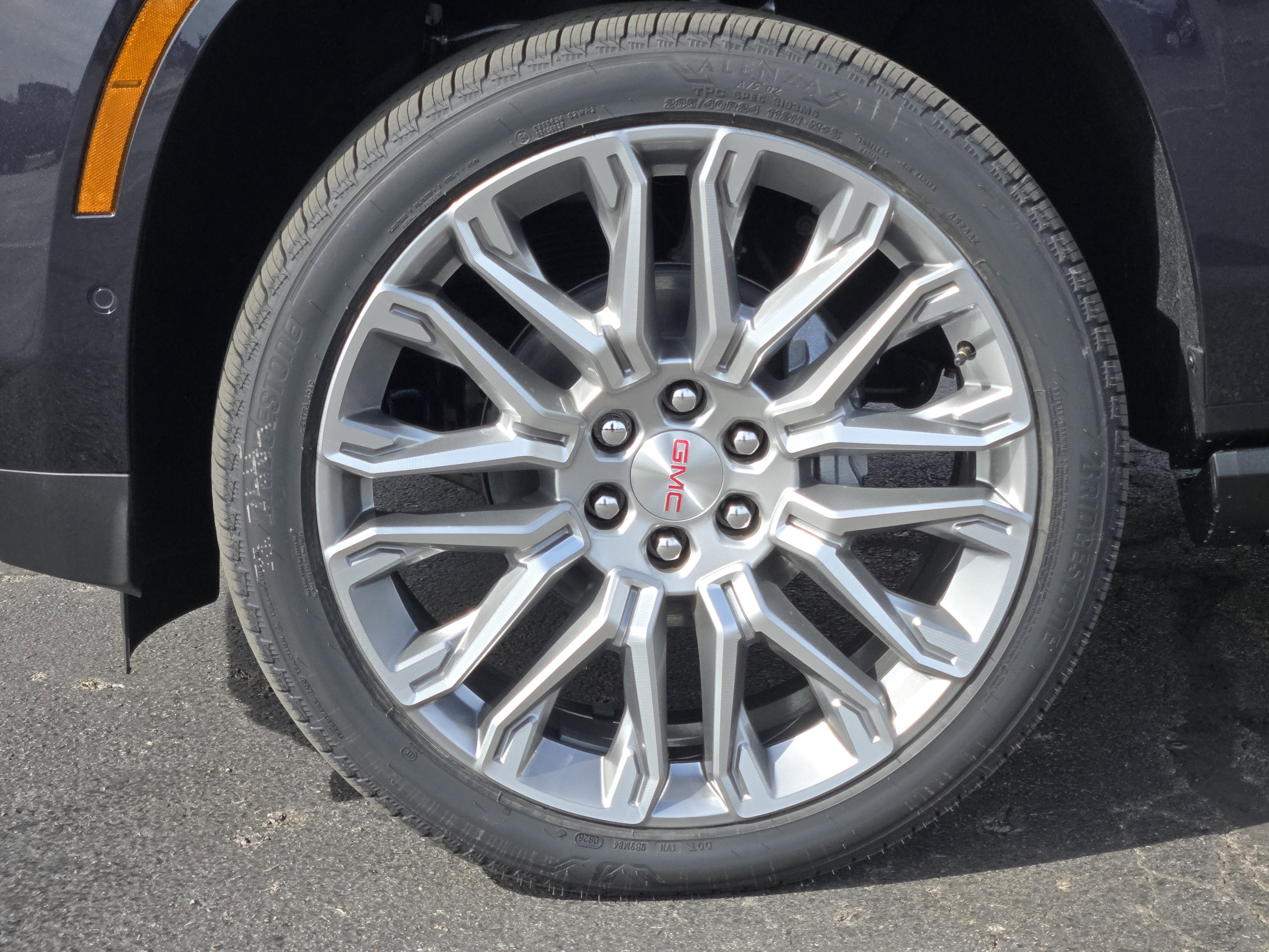 New 2026 GMC Yukon XL Denali w/ Denali Reserve Package image 9