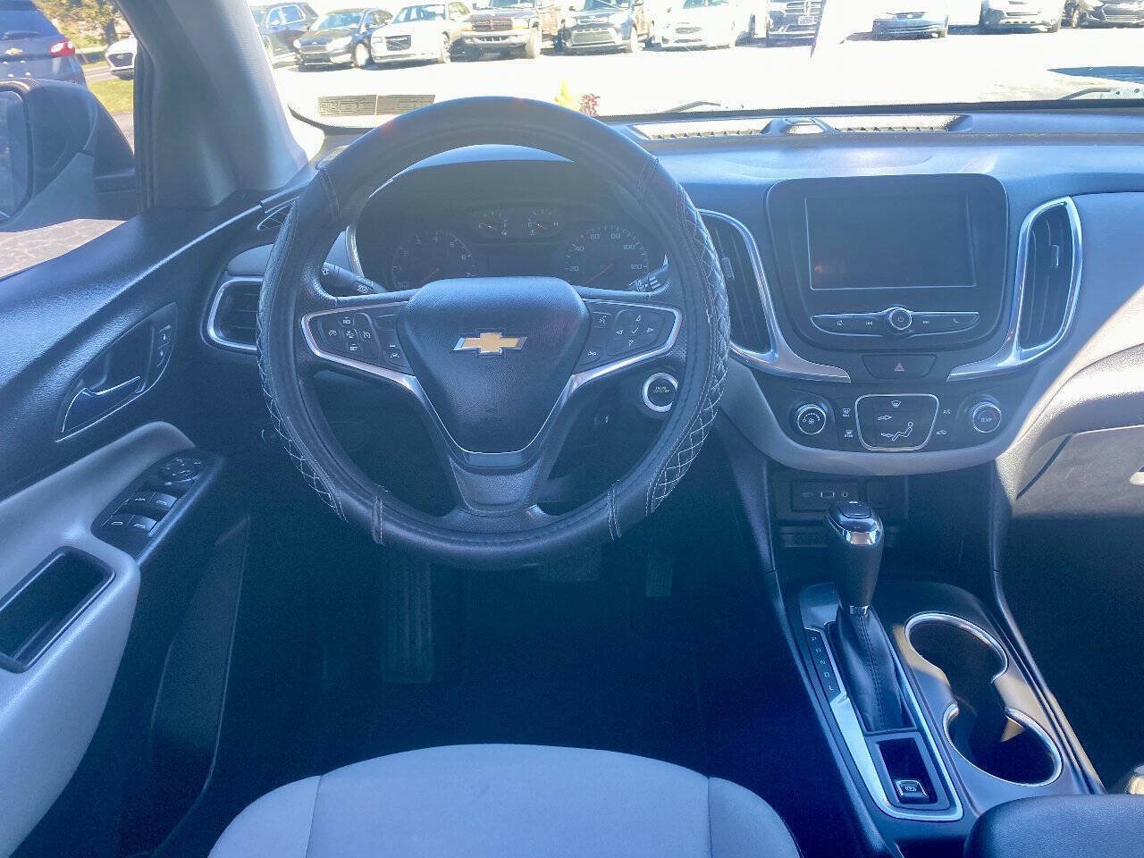 Used 2020 Chevrolet Equinox LS w/ LS Convenience Package FWD image 15
