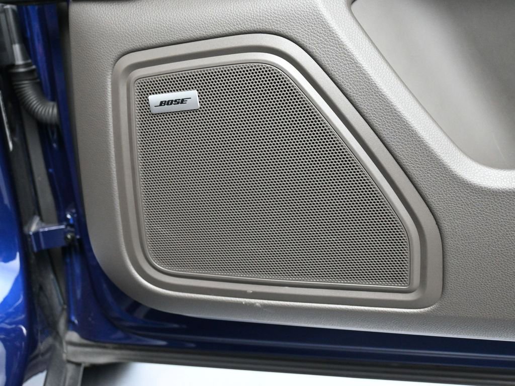 Certified 2025 Porsche Macan image 30