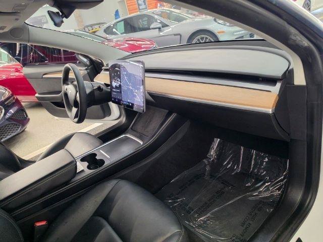 Used 2021 Tesla Model 3 Standard Range Plus RWD image 9