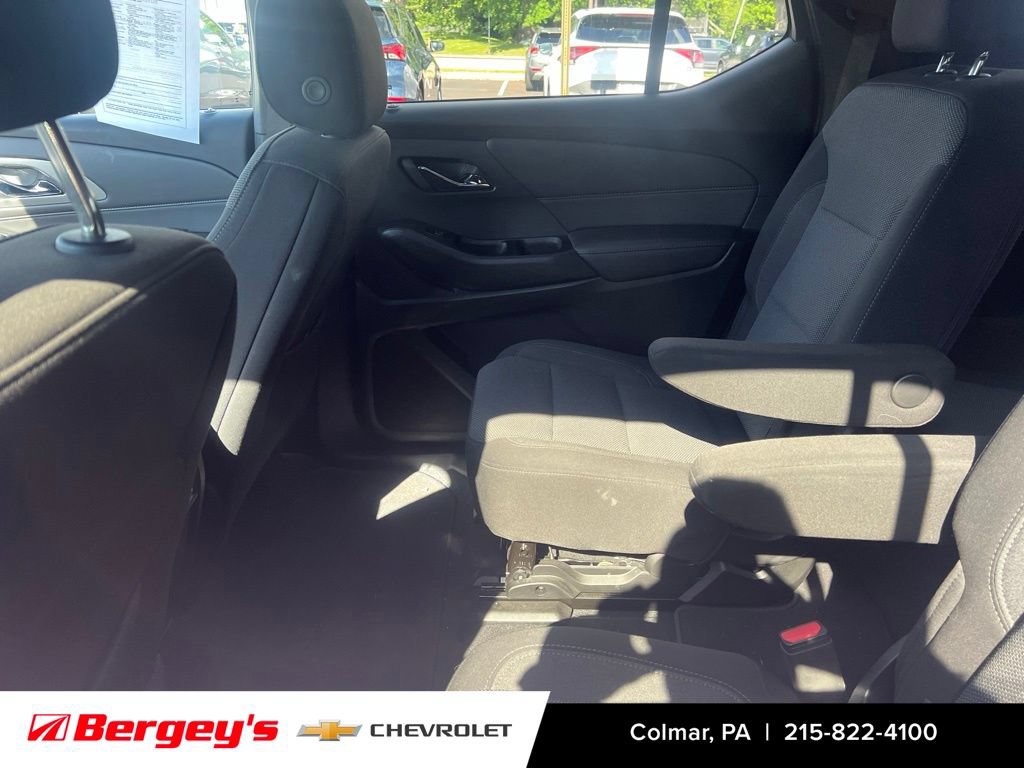 Used 2023 Chevrolet Traverse LT AWD/4WD image 10