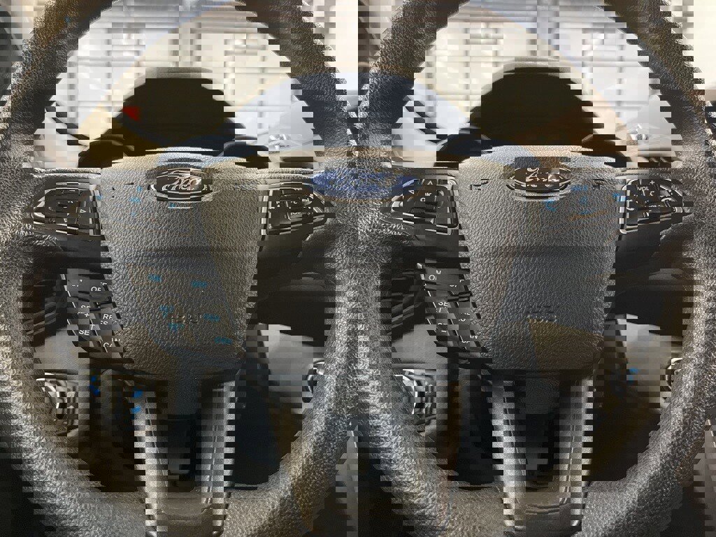 Used 2019 Ford Escape SE image 15