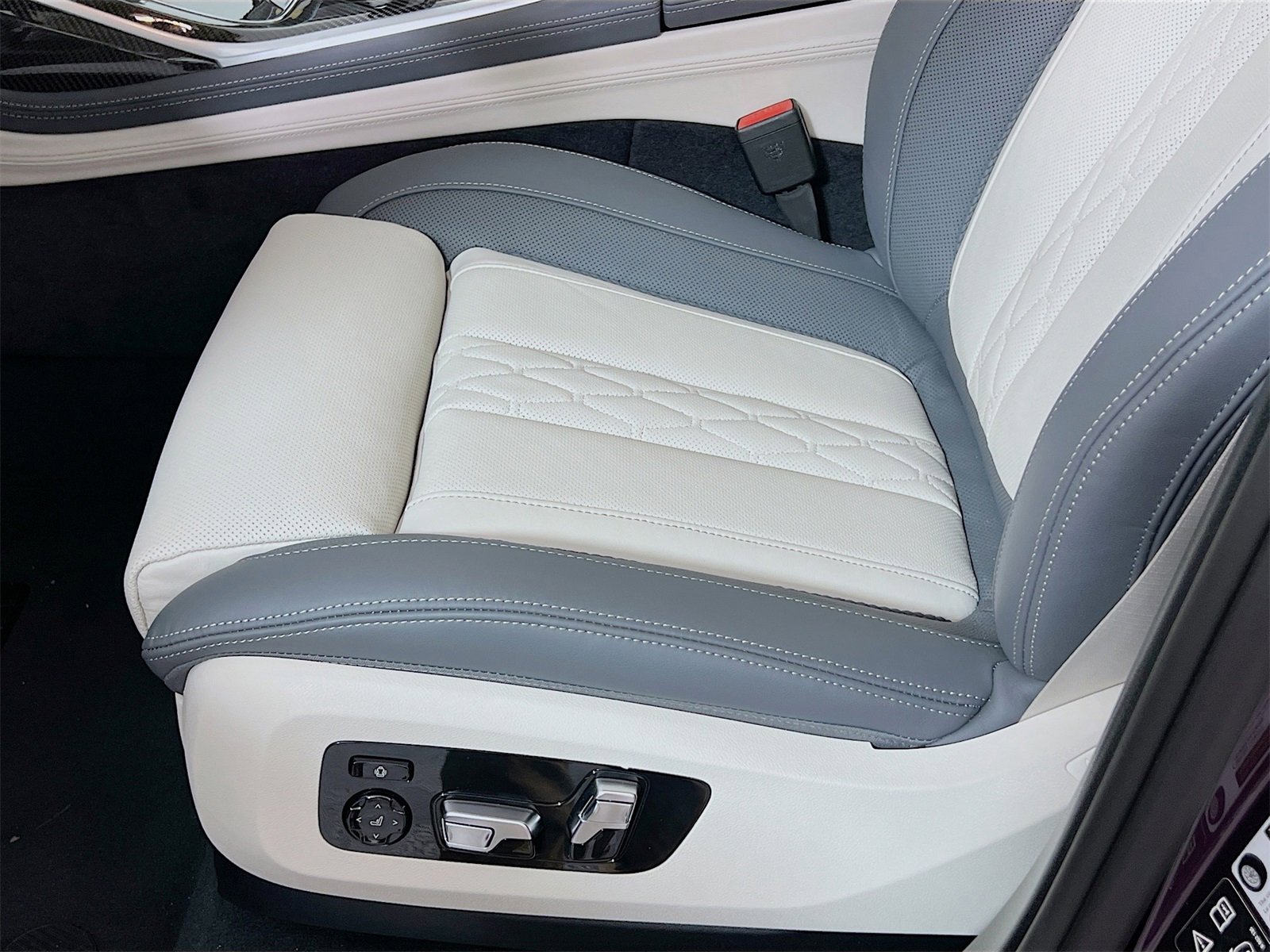 New 2026 BMW ALPINA XB7 image 23