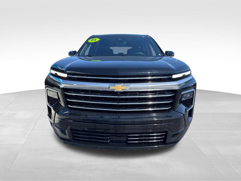 Used 2025 Chevrolet Traverse High Country FWD image 9