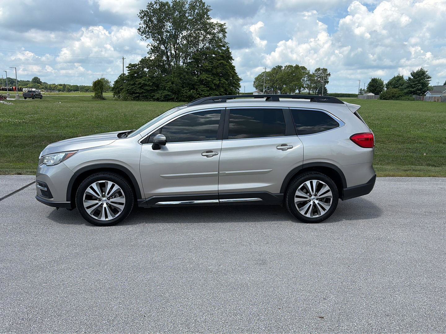 Used 2019 Subaru Ascent Limited AWD/4WD image 2