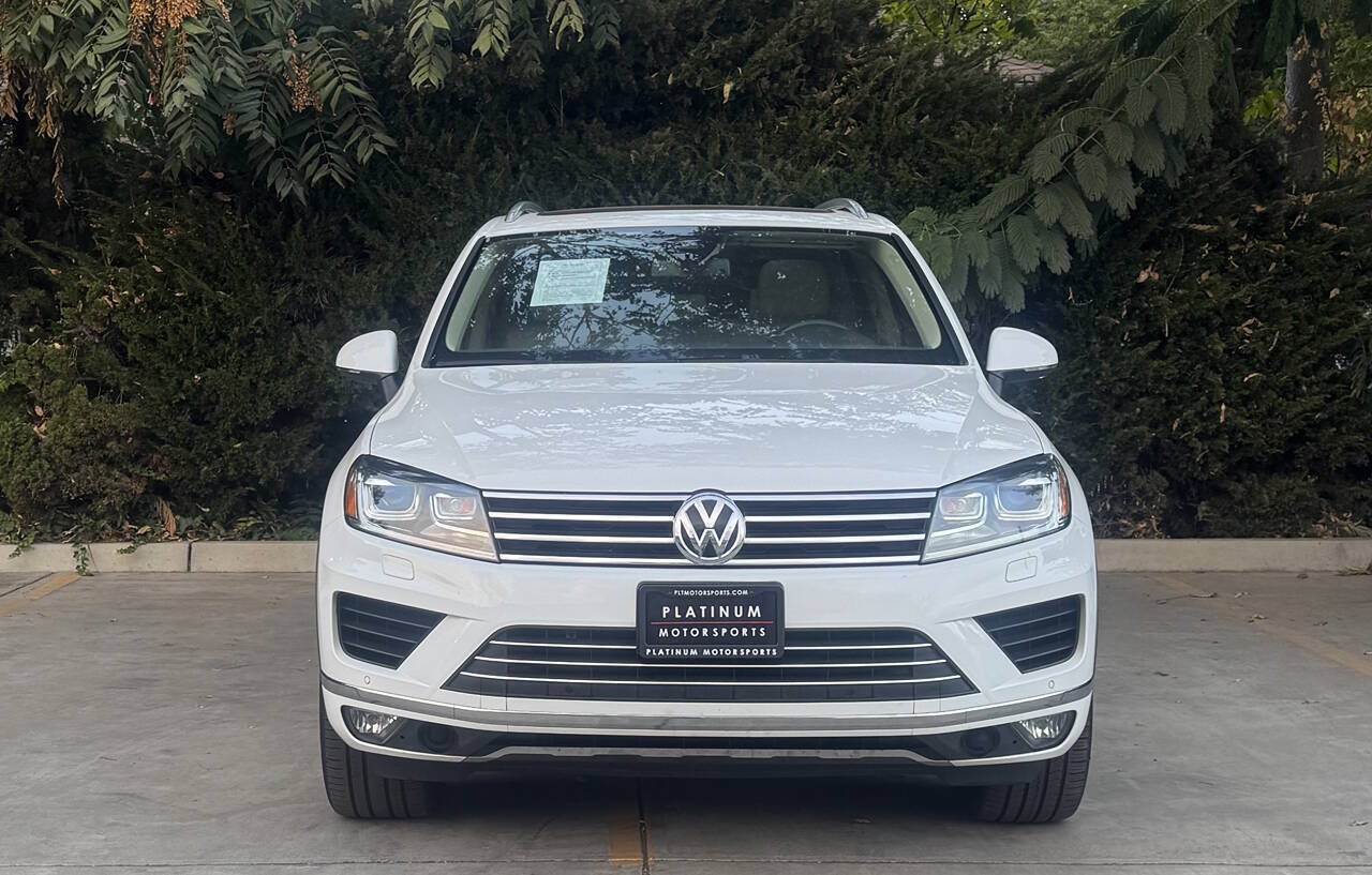 Used 2016 Volkswagen Touareg VR6 AWD/4WD image 2