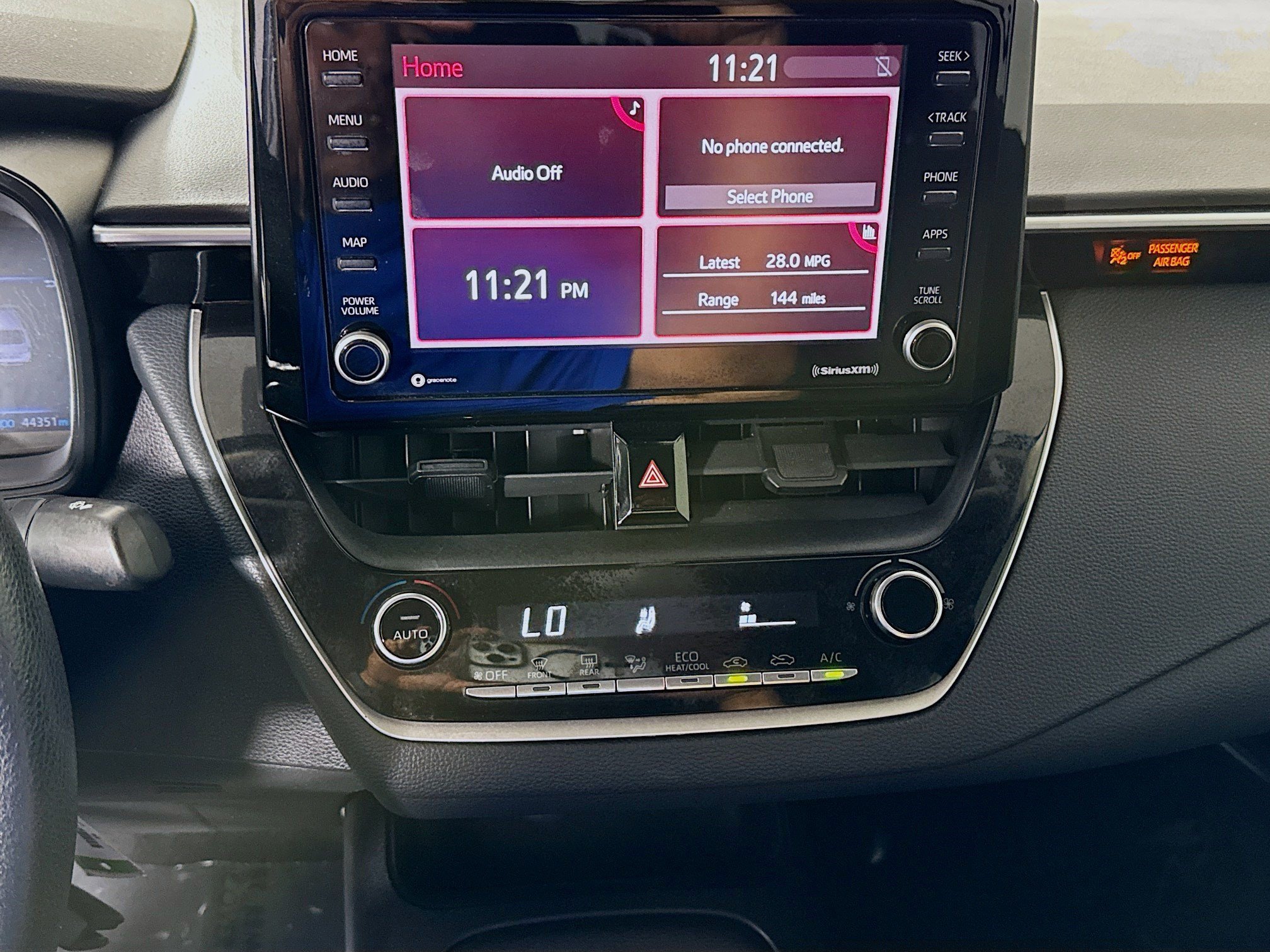Used 2022 Toyota Corolla LE FWD image 18