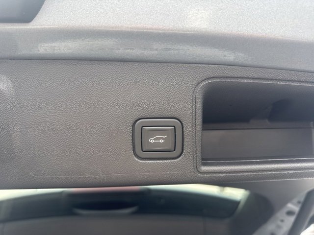 Used 2024 GMC Terrain SLT image 6