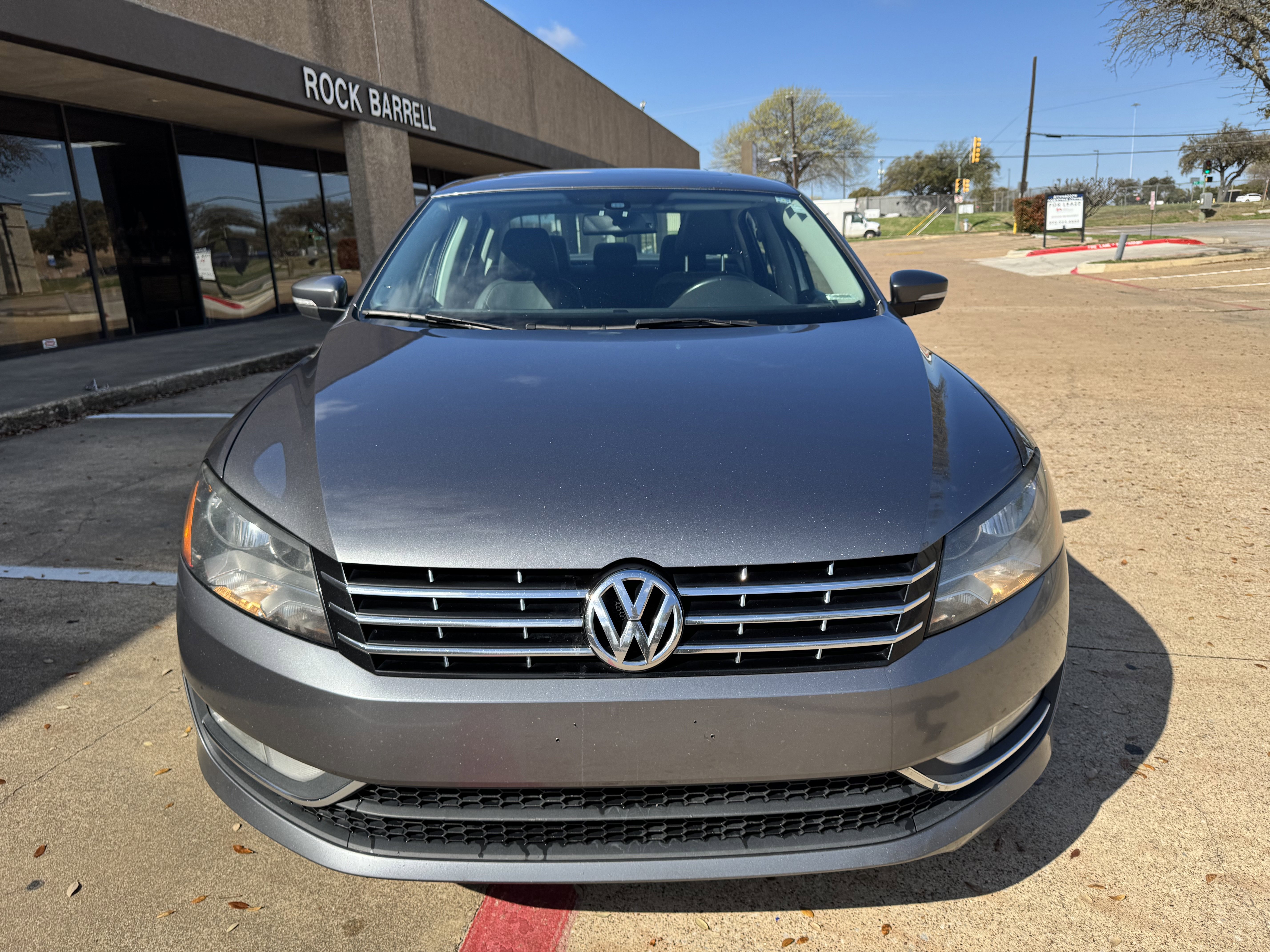 Used 2015 Volkswagen Passat TDI SEL Premium FWD image 8