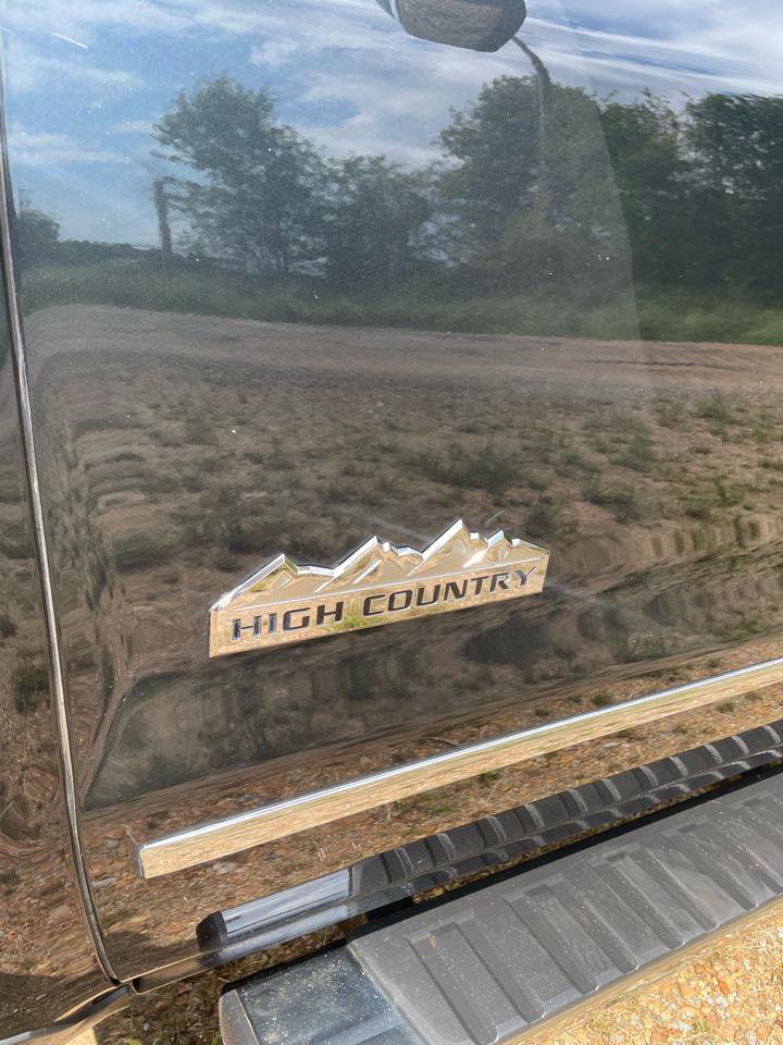 Used 2019 Chevrolet Silverado 2500 High Country w/ Duramax Plus Package AWD/4WD image 16