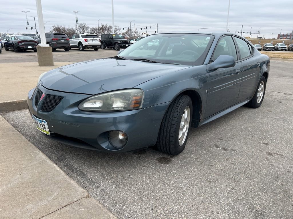 Used 2006 Pontiac Grand Prix image 2