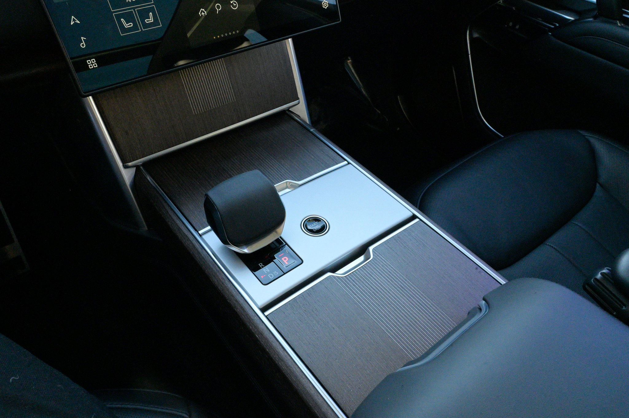 Used 2025 Land Rover Range Rover Long Wheelbase Autobiography image 26