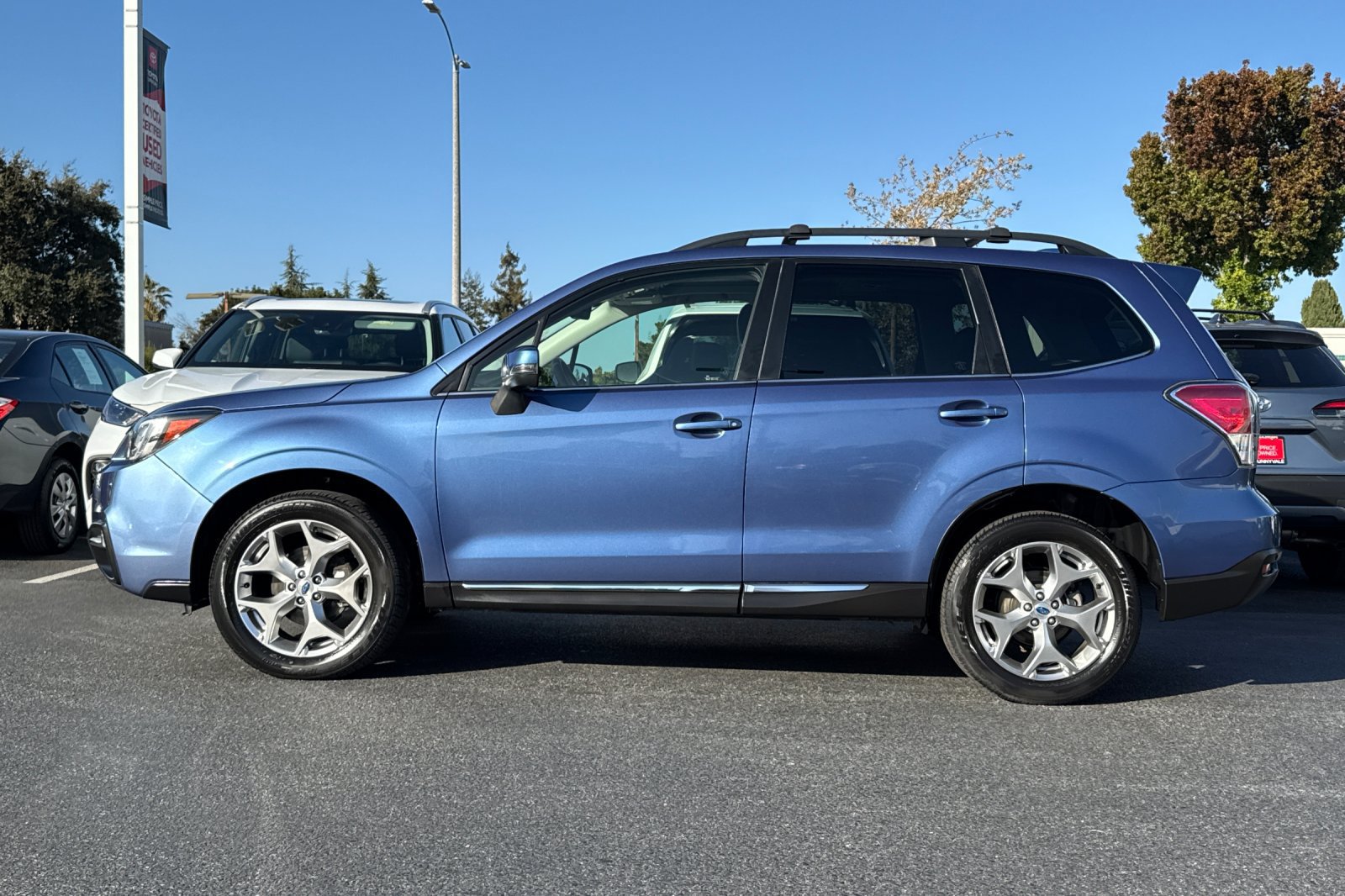 Used 2017 Subaru Forester 2.5i Touring AWD/4WD image 3