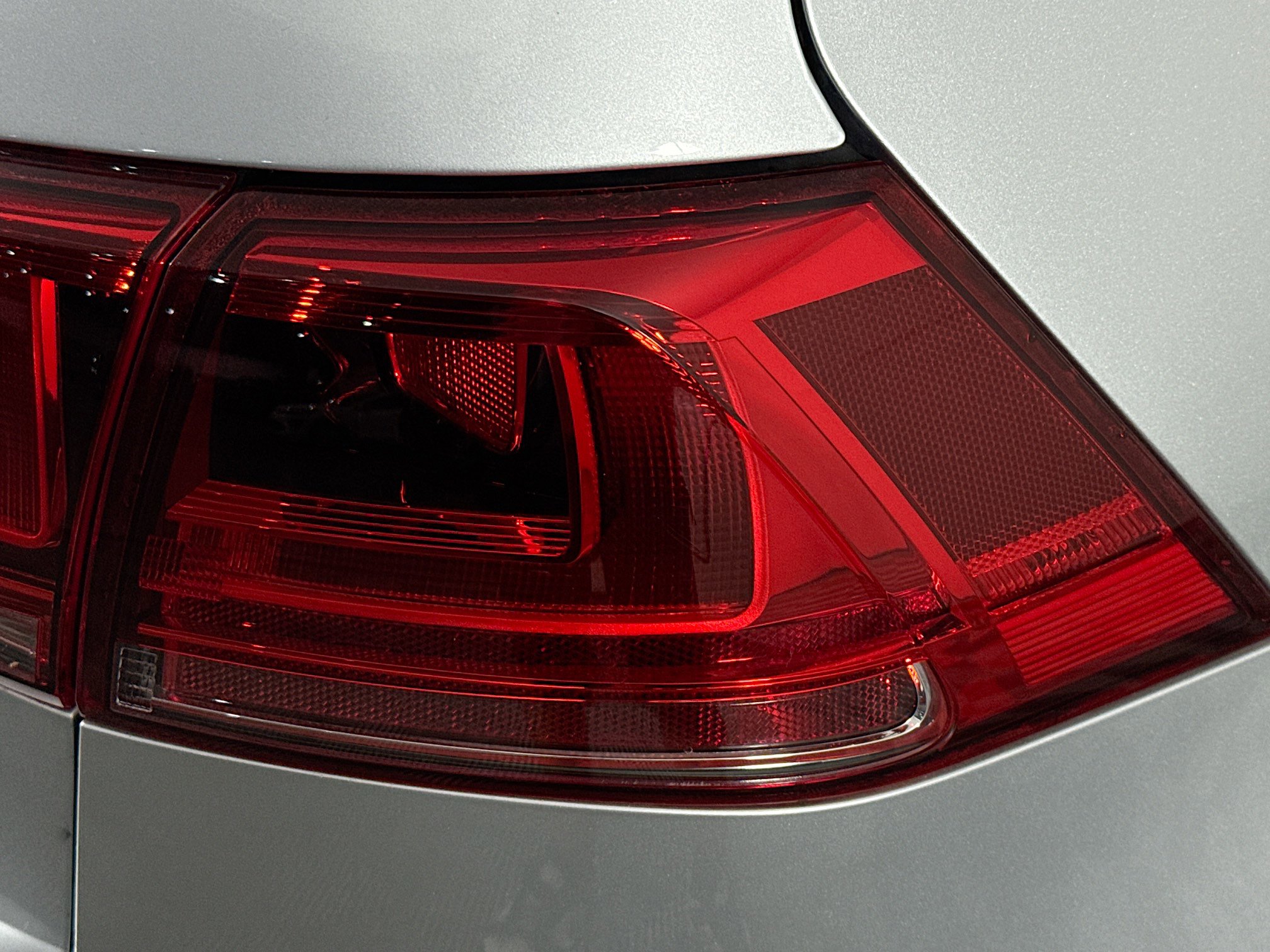 Used 2016 Volkswagen e-Golf SE w/ DC Fast Charging Package image 31