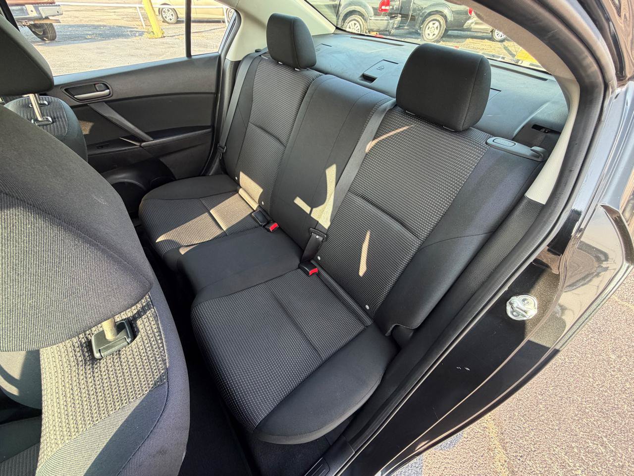 Used 2013 MAZDA MAZDA3 i Sport FWD image 12