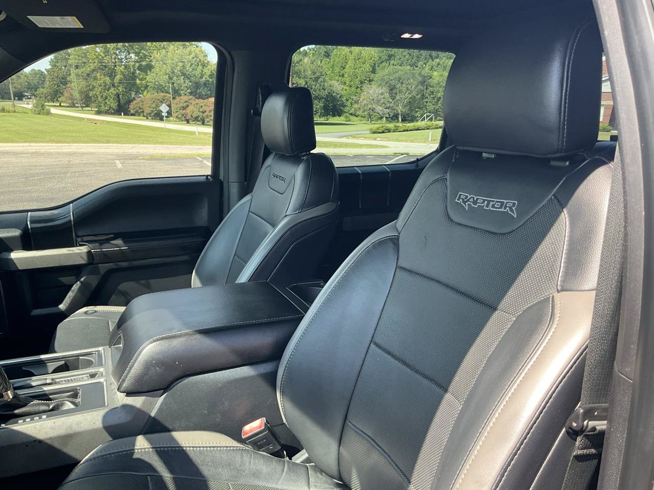 Used 2018 Ford F150 Raptor w/ Equipment Group 802A Luxury AWD/4WD image 19