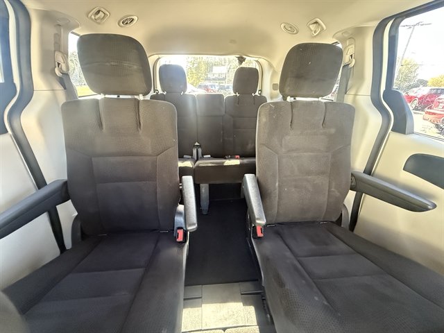 Used 2016 Dodge Grand Caravan SE w/ Quick Order Package 29E SE FWD image 15