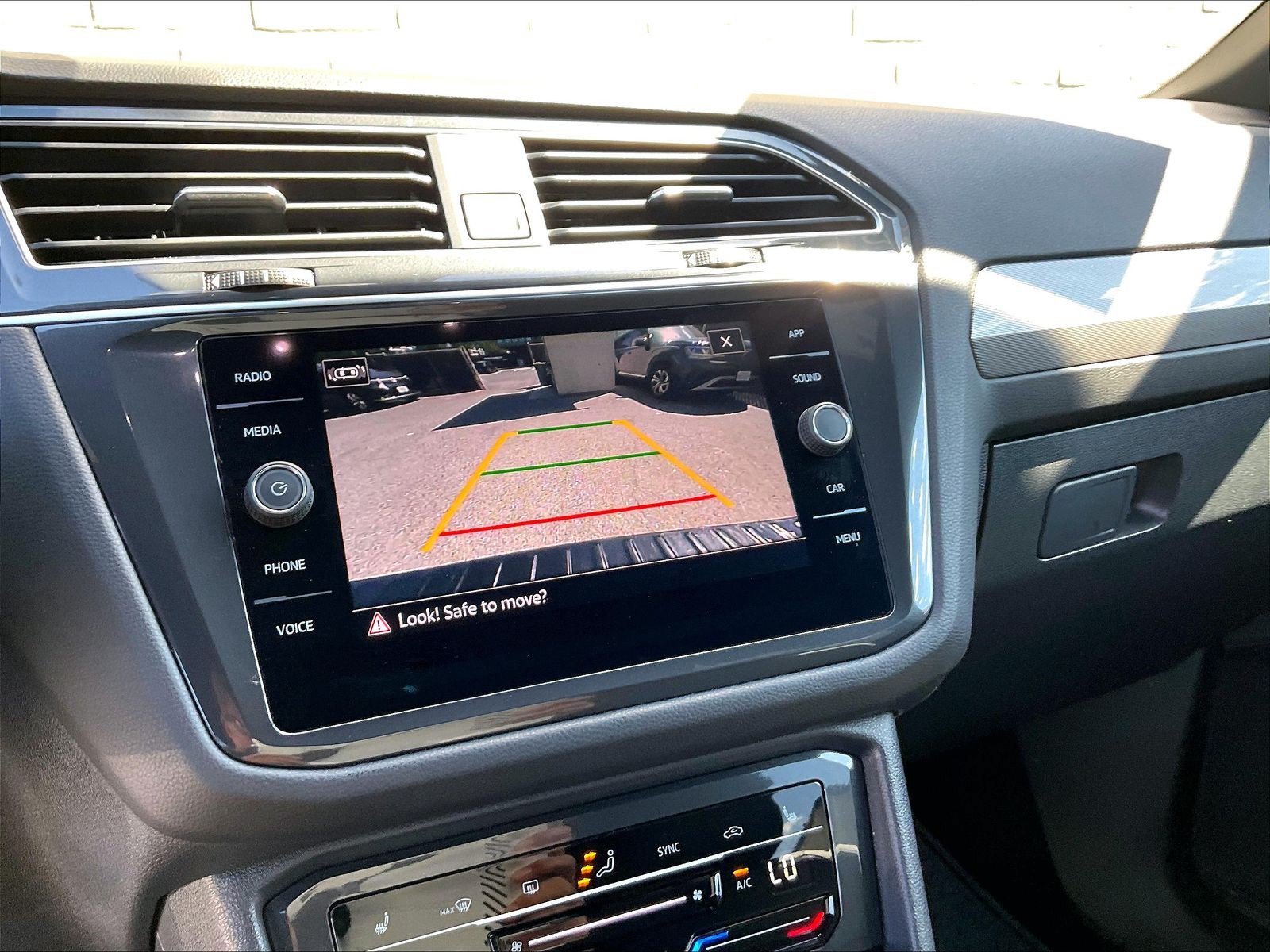 Certified 2023 Volkswagen Tiguan SE R-Line FWD image 21