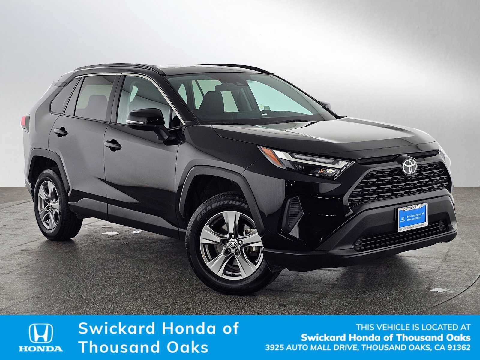 Used 2024 Toyota RAV4 XLE w/ Convenience Package image 1