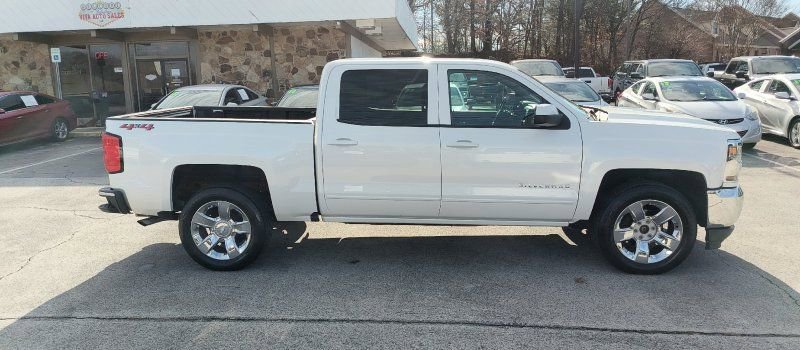 Used 2018 Chevrolet Silverado 1500 LT w/ LT Eassist Package image 6