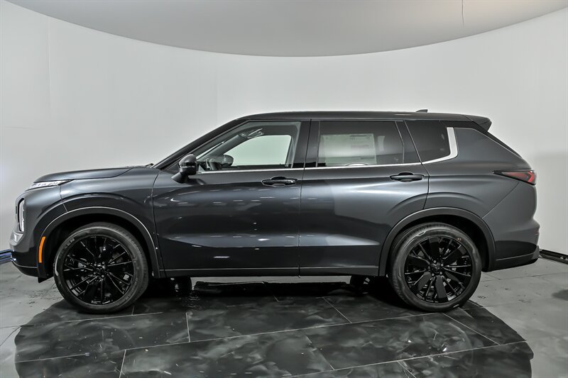 New 2026 Mitsubishi Outlander LE FWD image 31
