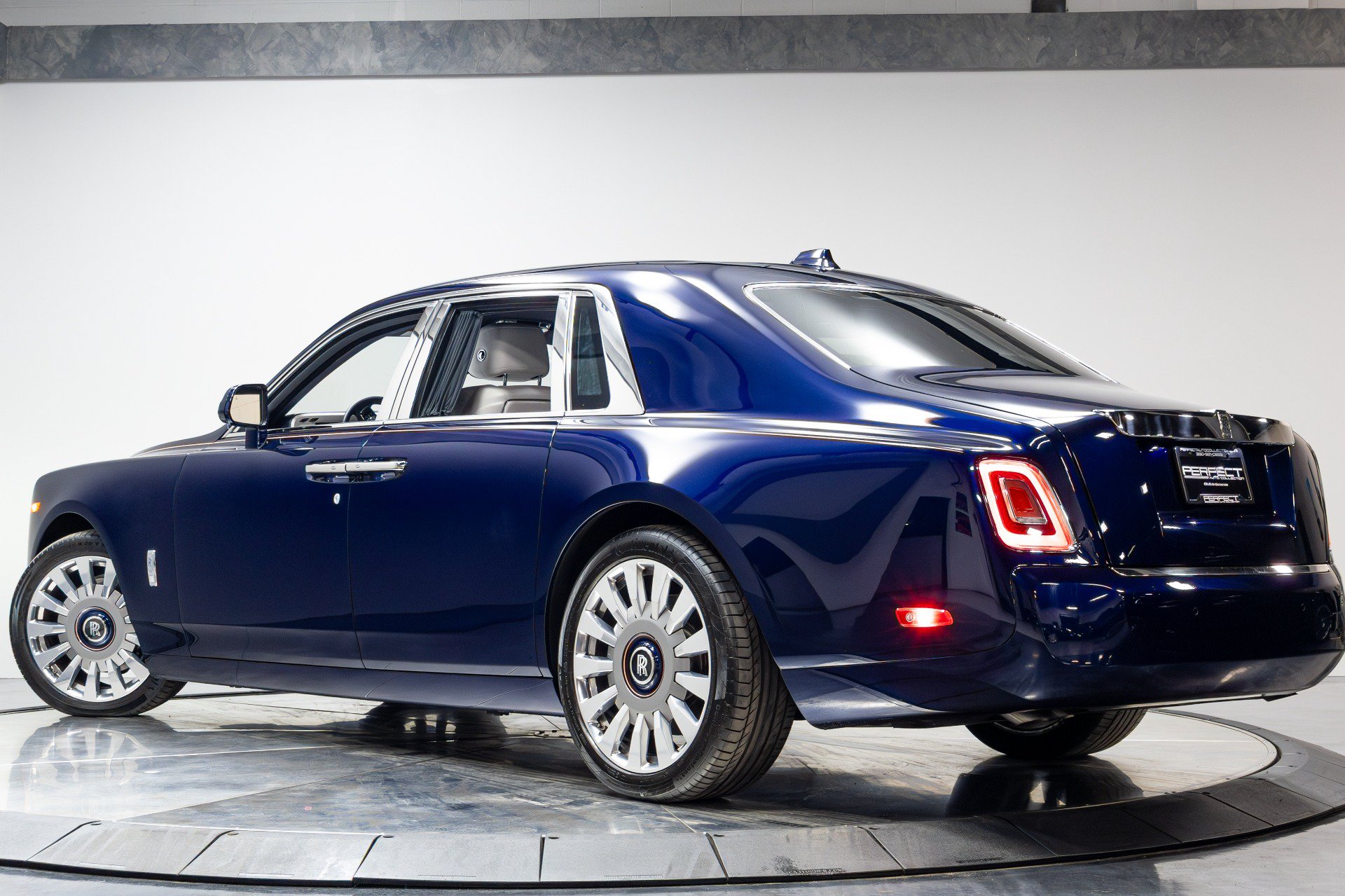 Used 2021 Rolls-Royce Phantom Sedan RWD image 72