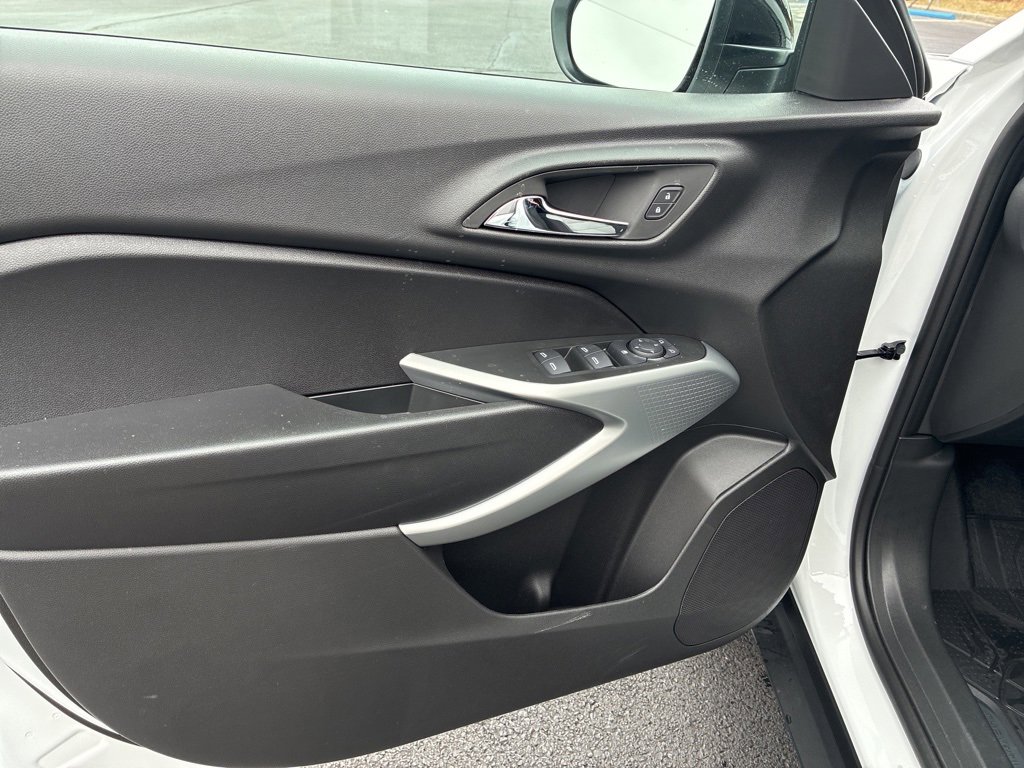 New 2026 Chevrolet Trax RS image 9