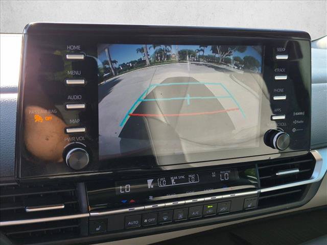 Used 2021 Toyota Sienna XLE FWD image 13