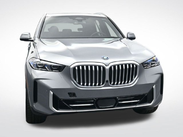 New 2026 BMW X5 xDrive50e w/ Premium Package AWD/4WD image 11