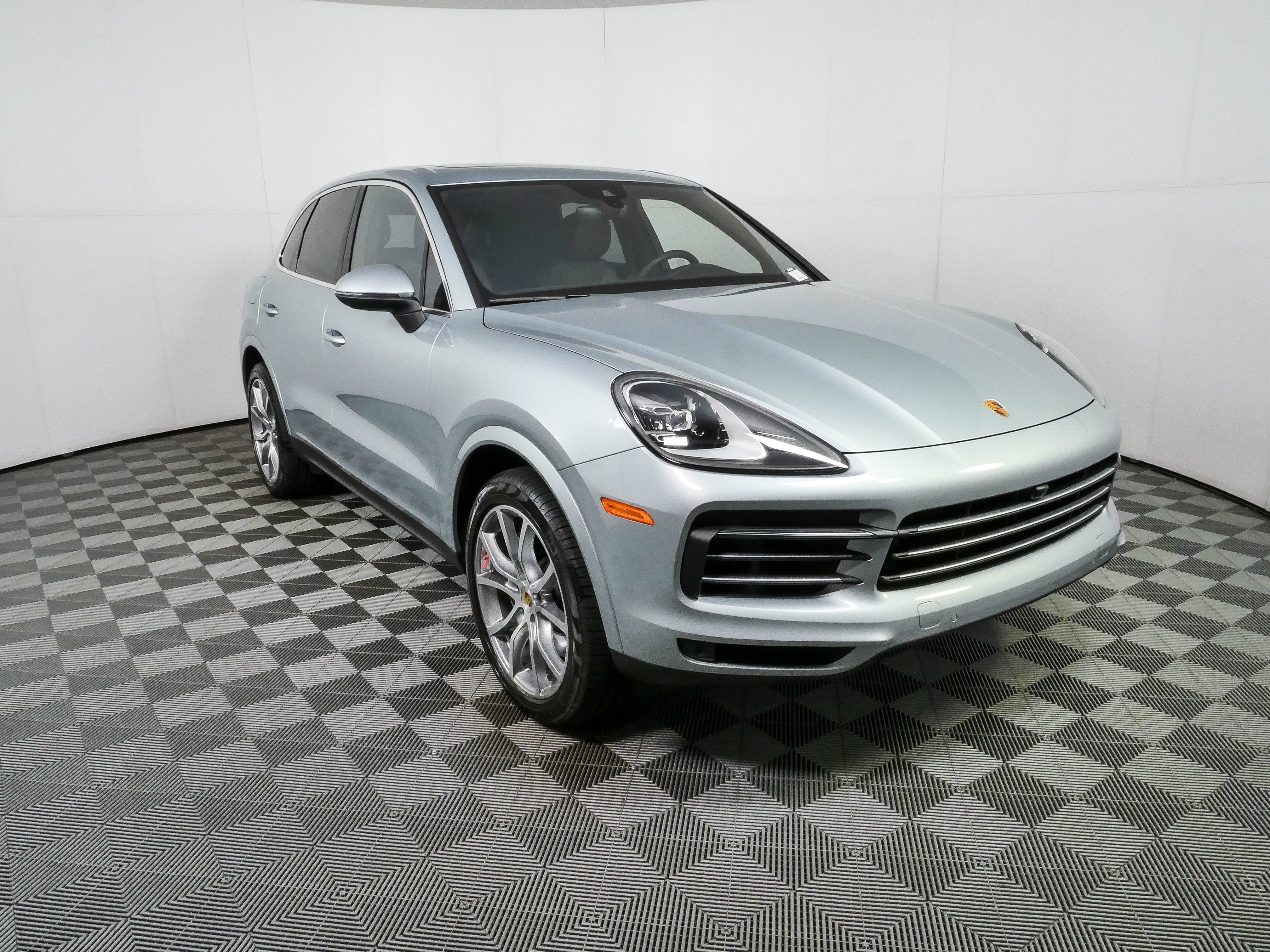 Certified 2023 Porsche Cayenne AWD/4WD image 28