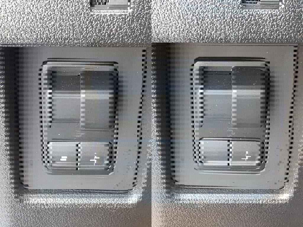 Used 2024 GMC Canyon AT4 w/ Canyon Safety Plus Package image 16