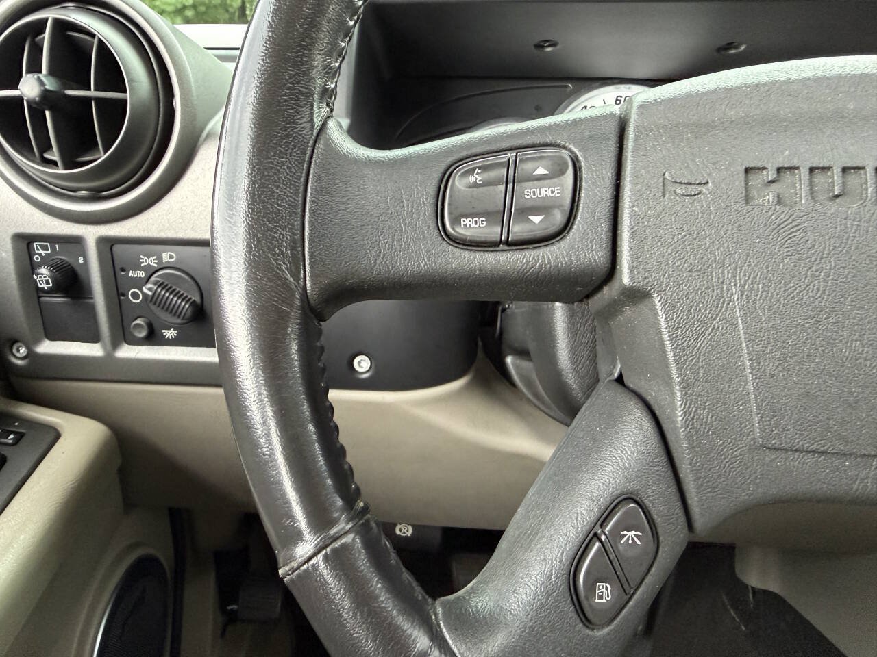 Used 2003 HUMMER H2 w/ Preferred Equipment Group AWD/4WD image 20