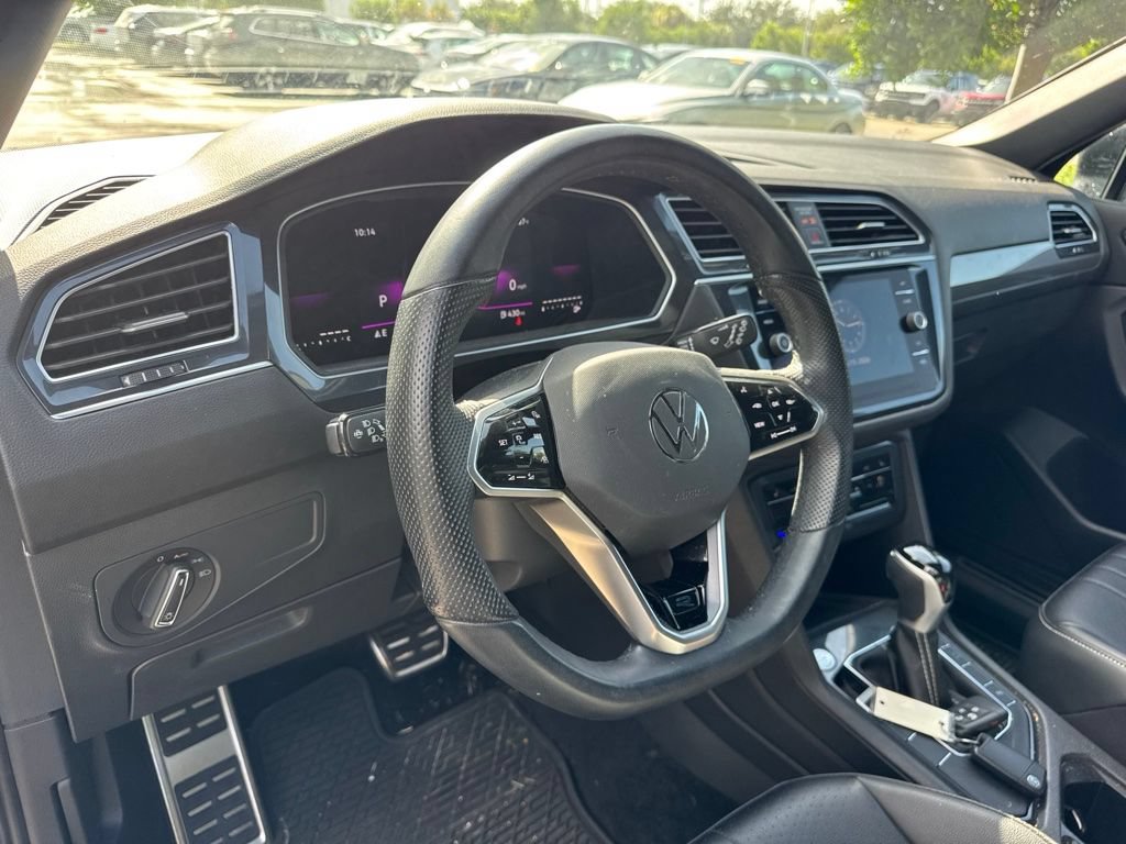 Used 2024 Volkswagen Tiguan SE R-Line FWD image 9