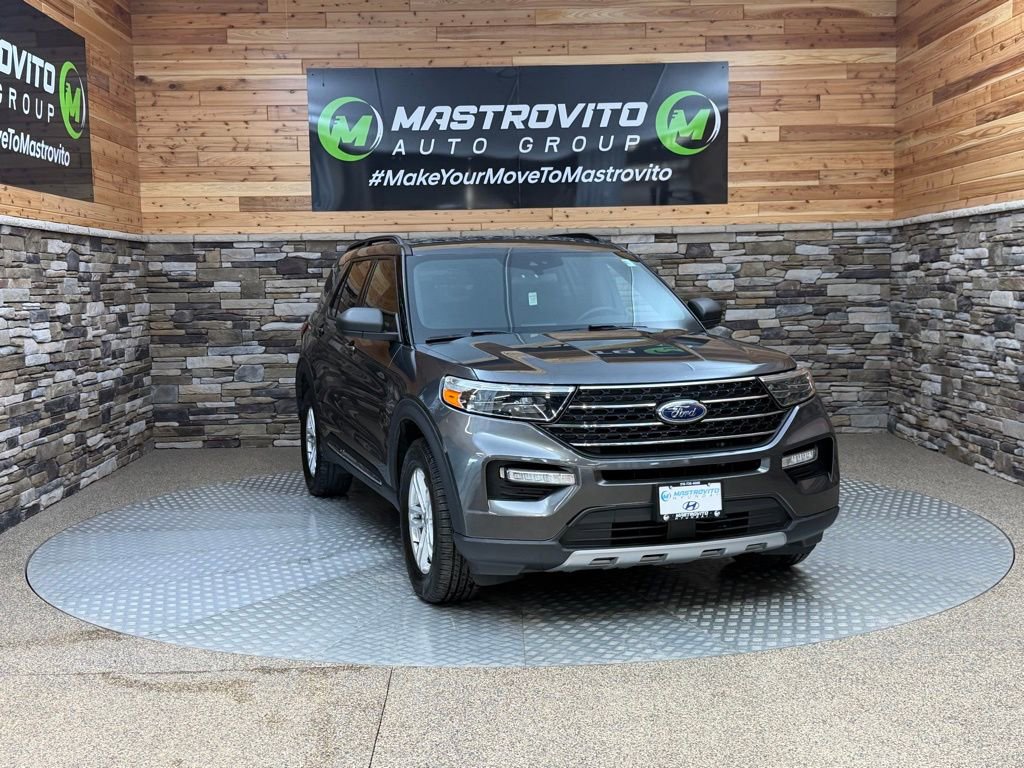 Used 2020 Ford Explorer XLT w/ Equipment Group 202A image 2
