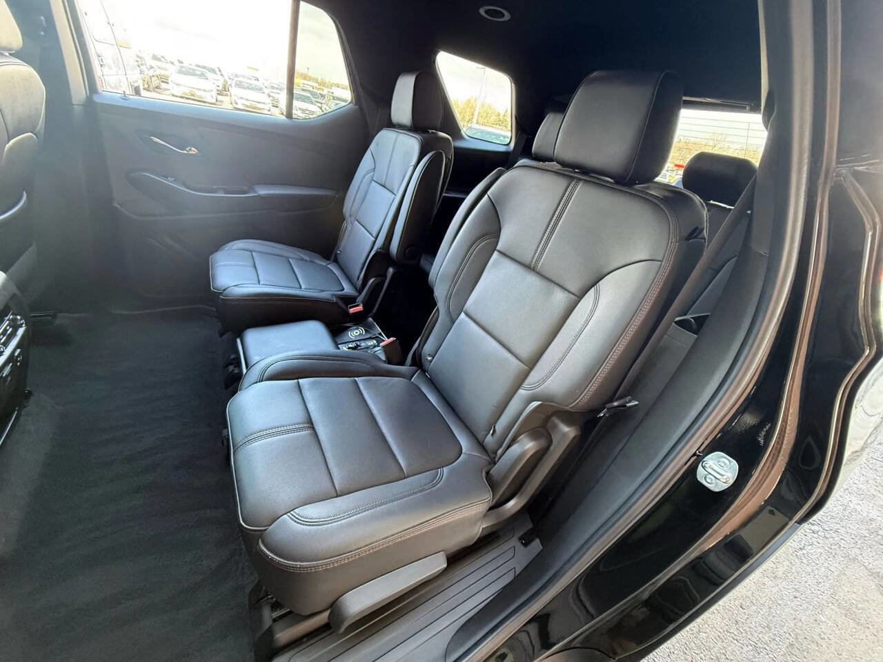 Used 2023 Chevrolet Traverse RS image 9