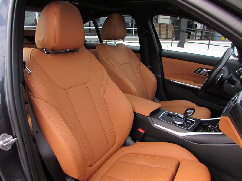 Used 2022 BMW M340i RWD image 31