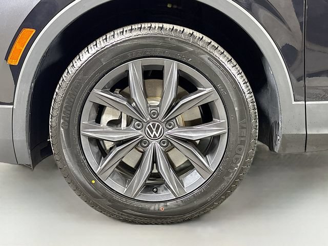 Certified 2023 Volkswagen Tiguan SE w/ Panoramic Sunroof Package AWD/4WD image 35