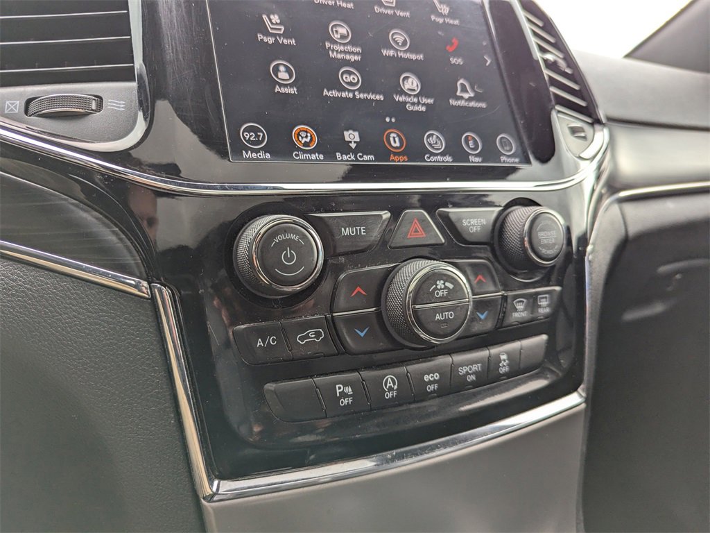 Used 2020 Jeep Grand Cherokee Limited w/ Luxury Group II image 23