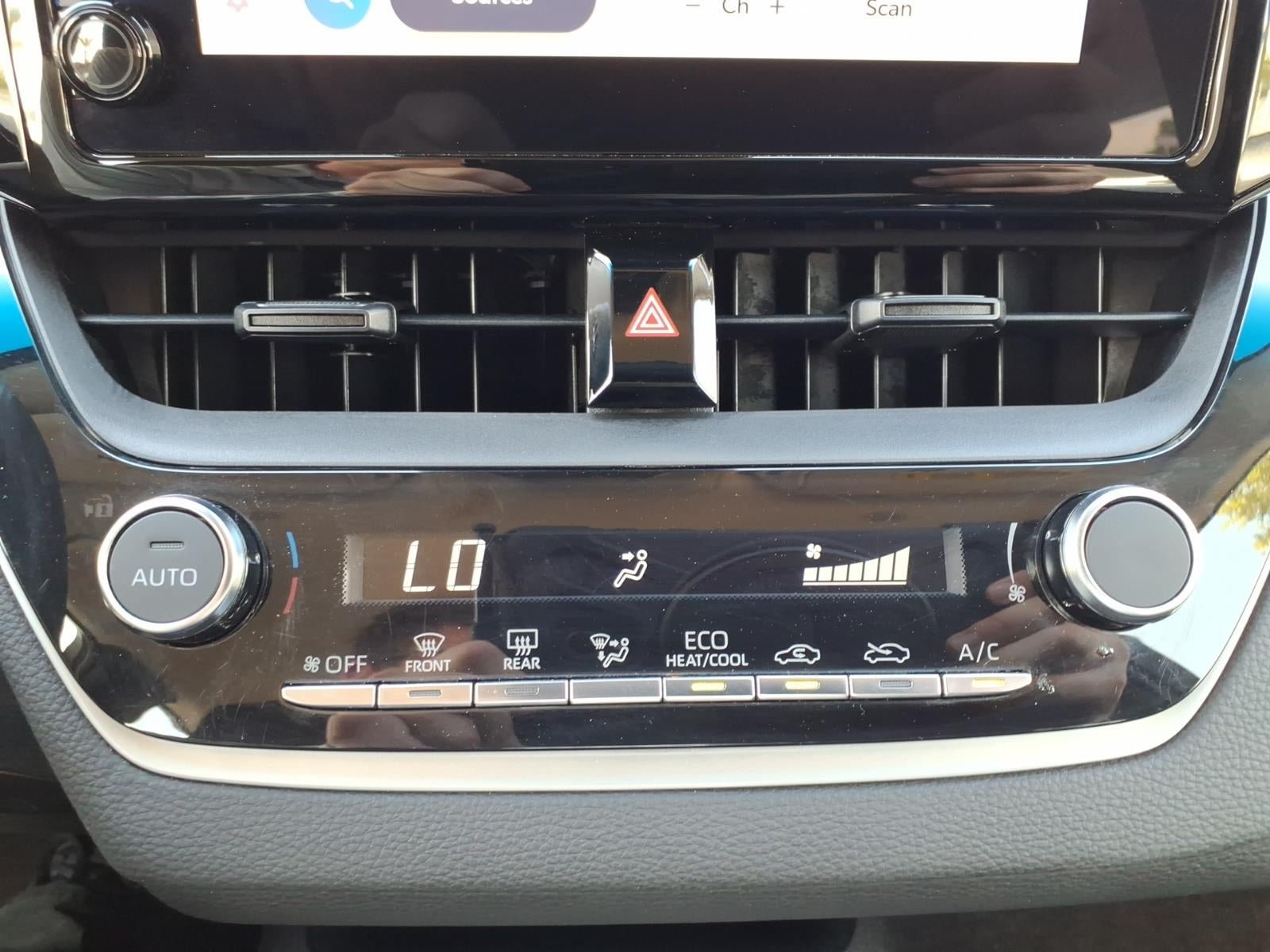 Used 2023 Toyota Corolla LE AWD/4WD image 25